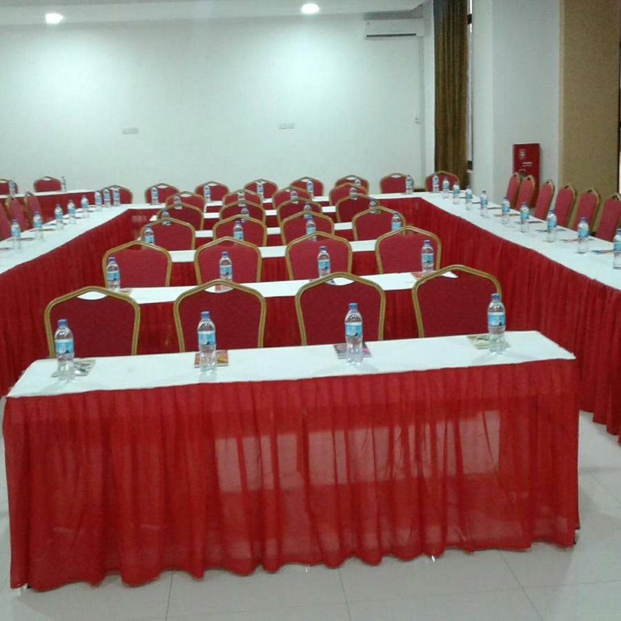 Nashera Hotel Dodoma Екстер'єр фото