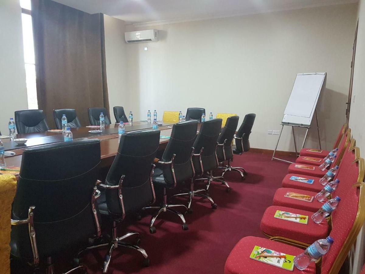 Nashera Hotel Dodoma Екстер'єр фото