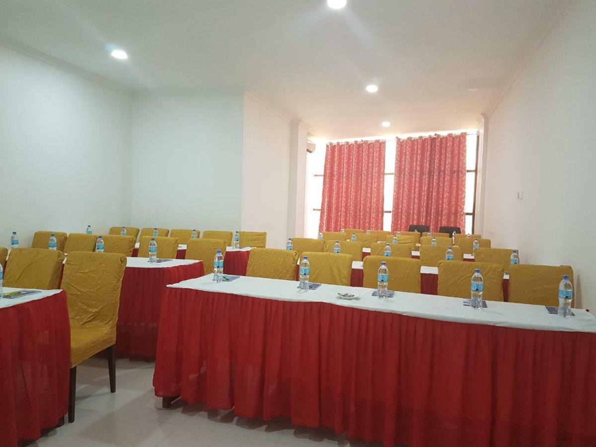 Nashera Hotel Dodoma Екстер'єр фото
